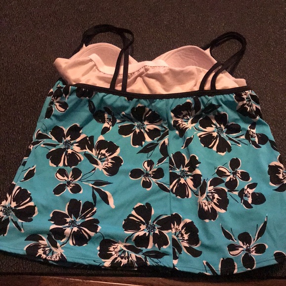 Miracle Suit Tankini size 22, pretty floral print - Picture 2 of 3